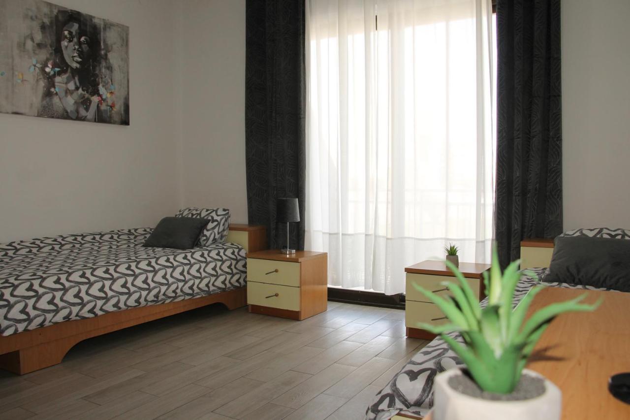 Motel "Tri Lovca" คนิน ภายนอก รูปภาพ