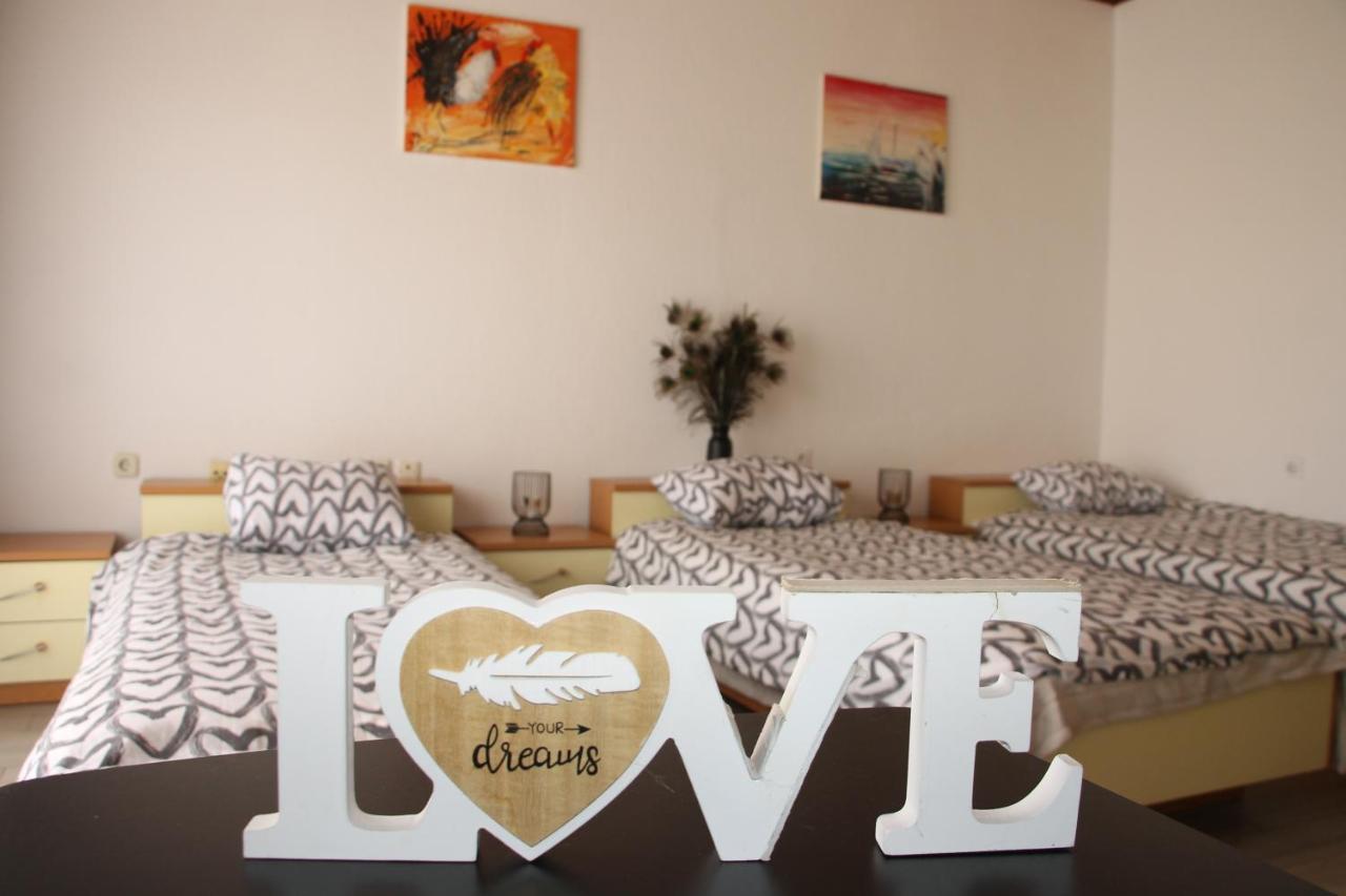 Motel "Tri Lovca" คนิน ภายนอก รูปภาพ